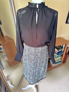 Talbots Black & White Woven Tweed Pencil Skirt Knee Length Lined Size 6